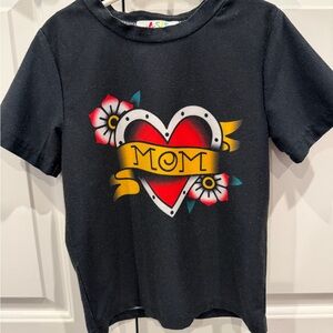 Faded
 Black Kids Shirt with Heart and Flower ‘MOM’ Design - size 4T